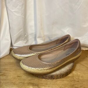 Clarks Collection Danelly Adira Rose Gold Women's Flats Size 8 Wide